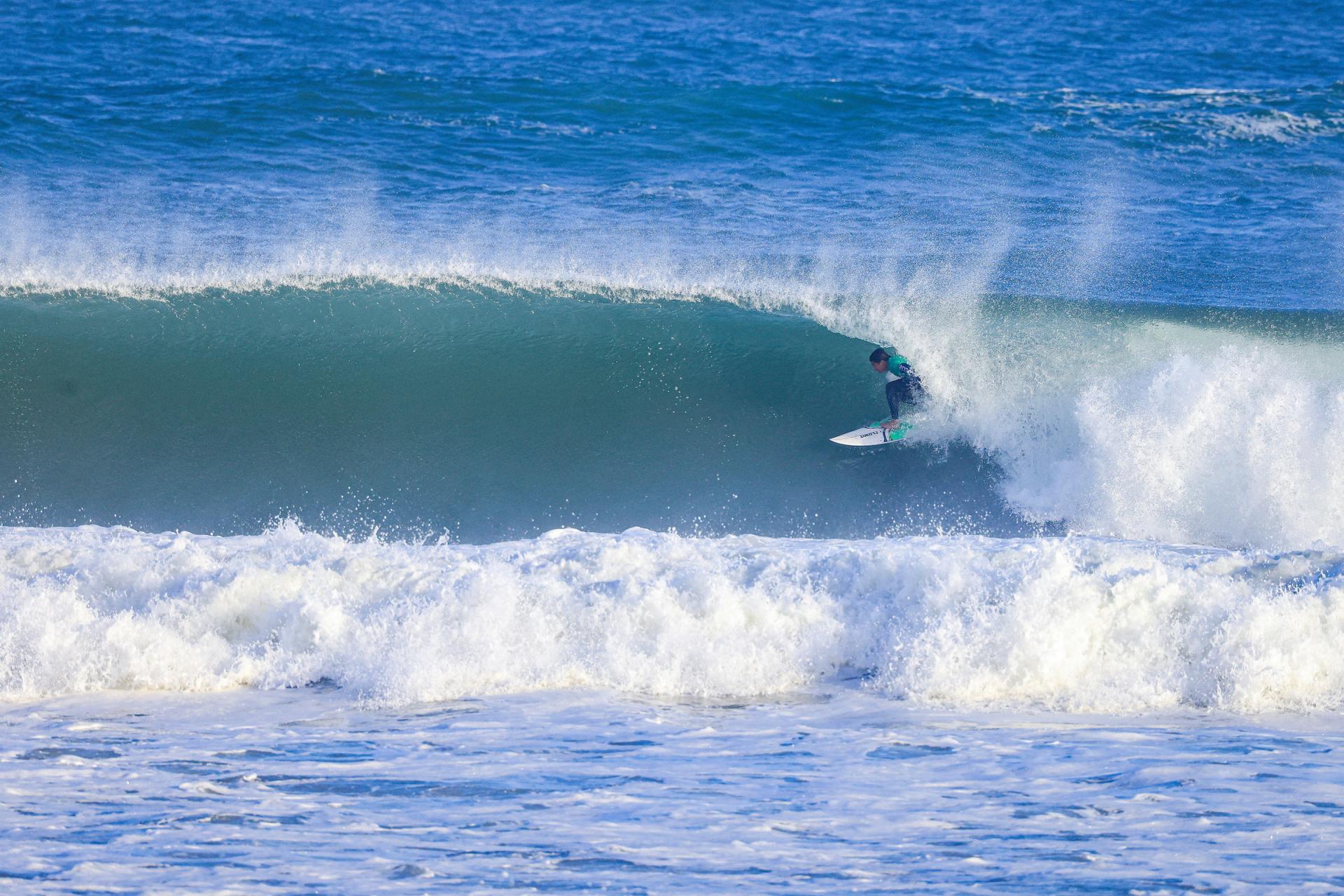 Alfonso Suarez sur une droite d’Aïn Diab - Morocco Mall Junior Pro Casablanca 2026 - Journée finale