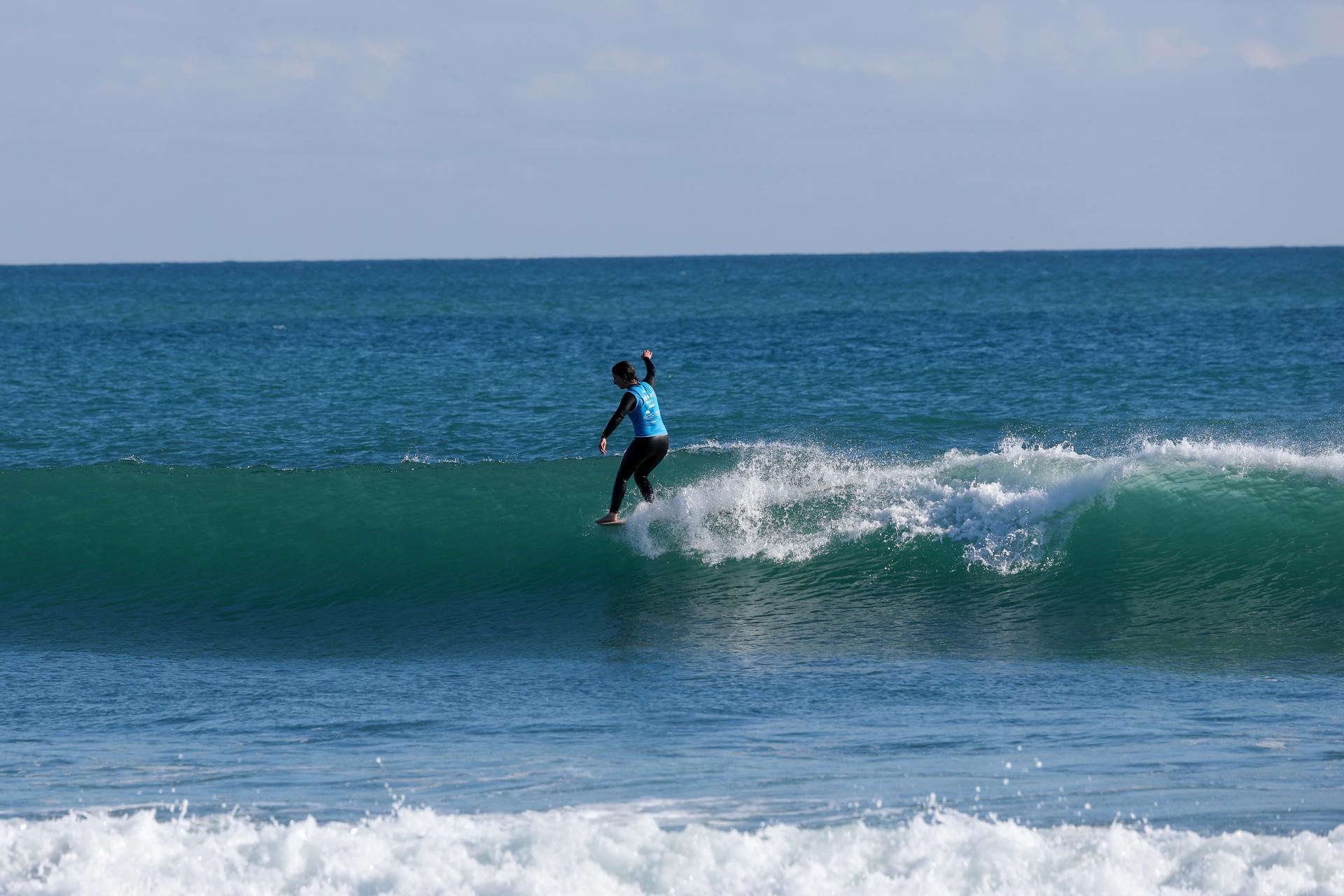 Beatrice Conroy en action à Fitzroy Beach