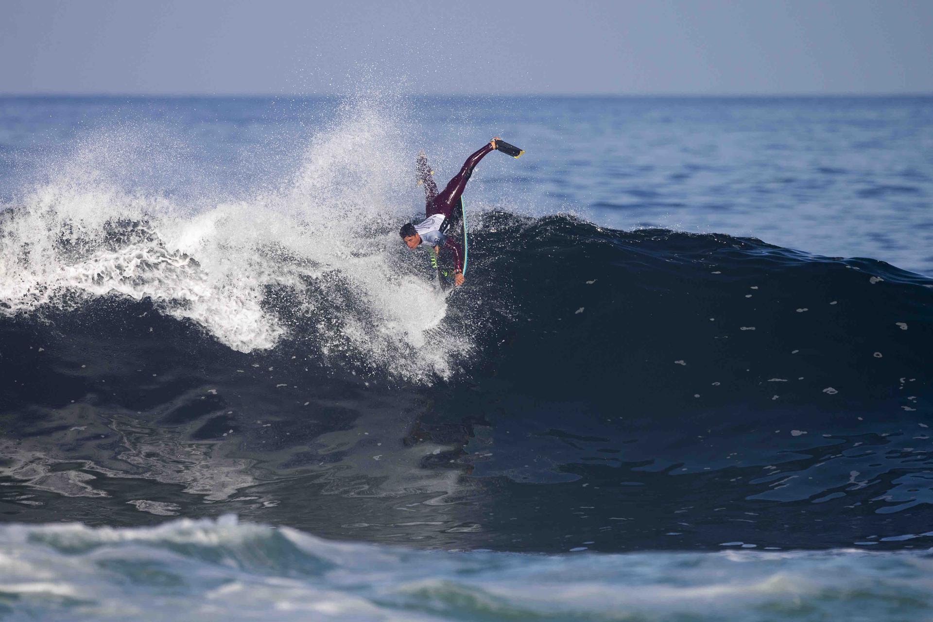 Bryan López projette un spin sur la lèvre - Antofagasta Bodyboard Festival 2026 - Journée 3