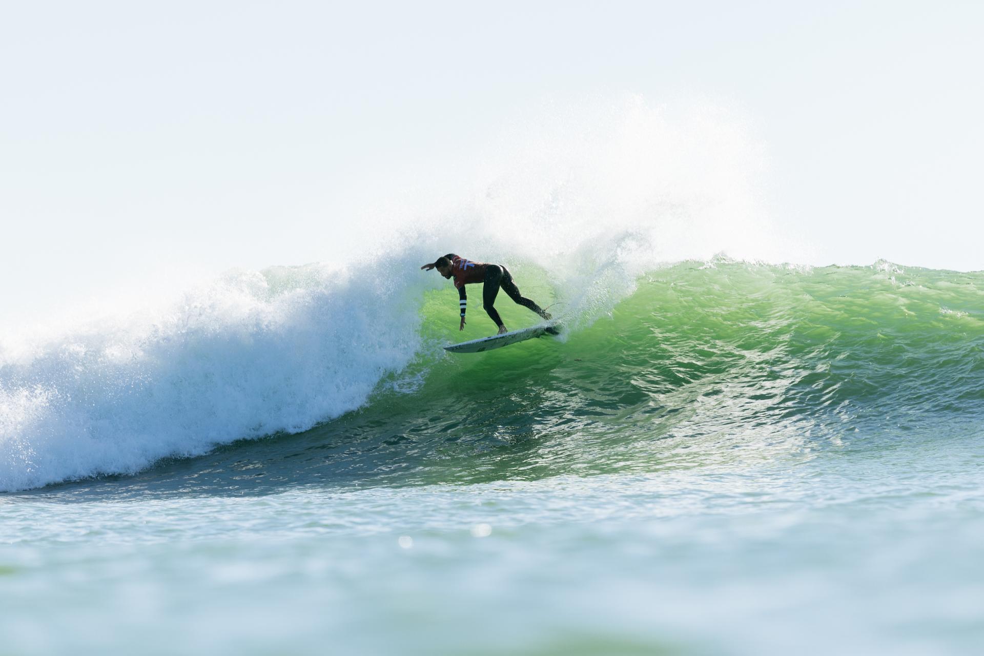 Filipe Toledo déclenche un air au-dessus de la lèvre à Manu Bay - Corona Cero New Zealand Pro 2026 - Journée 1