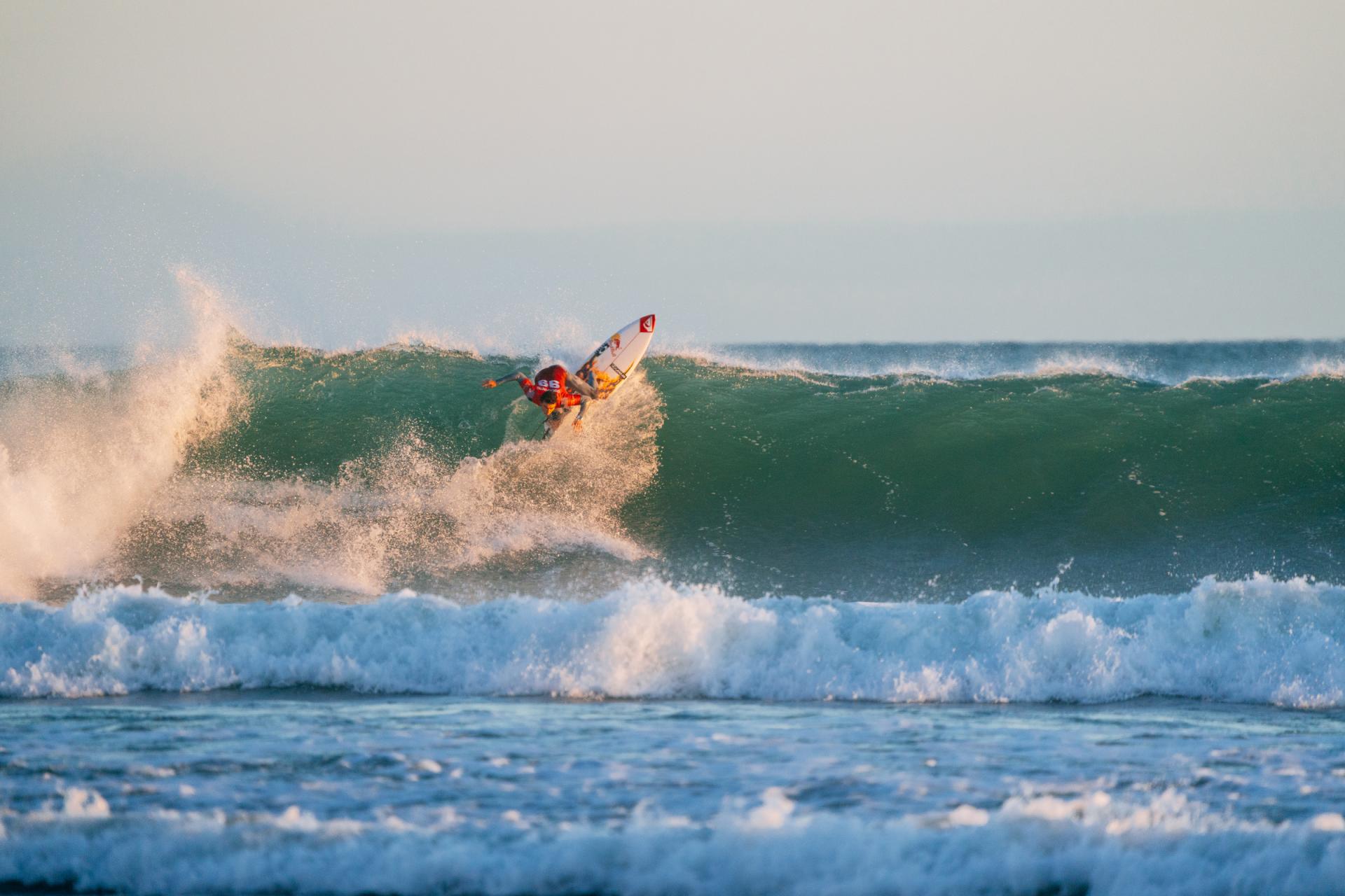 Griffin Colapinto à la relance sur la vague - Corona Cero New Zealand Pro 2026 - Journée 6