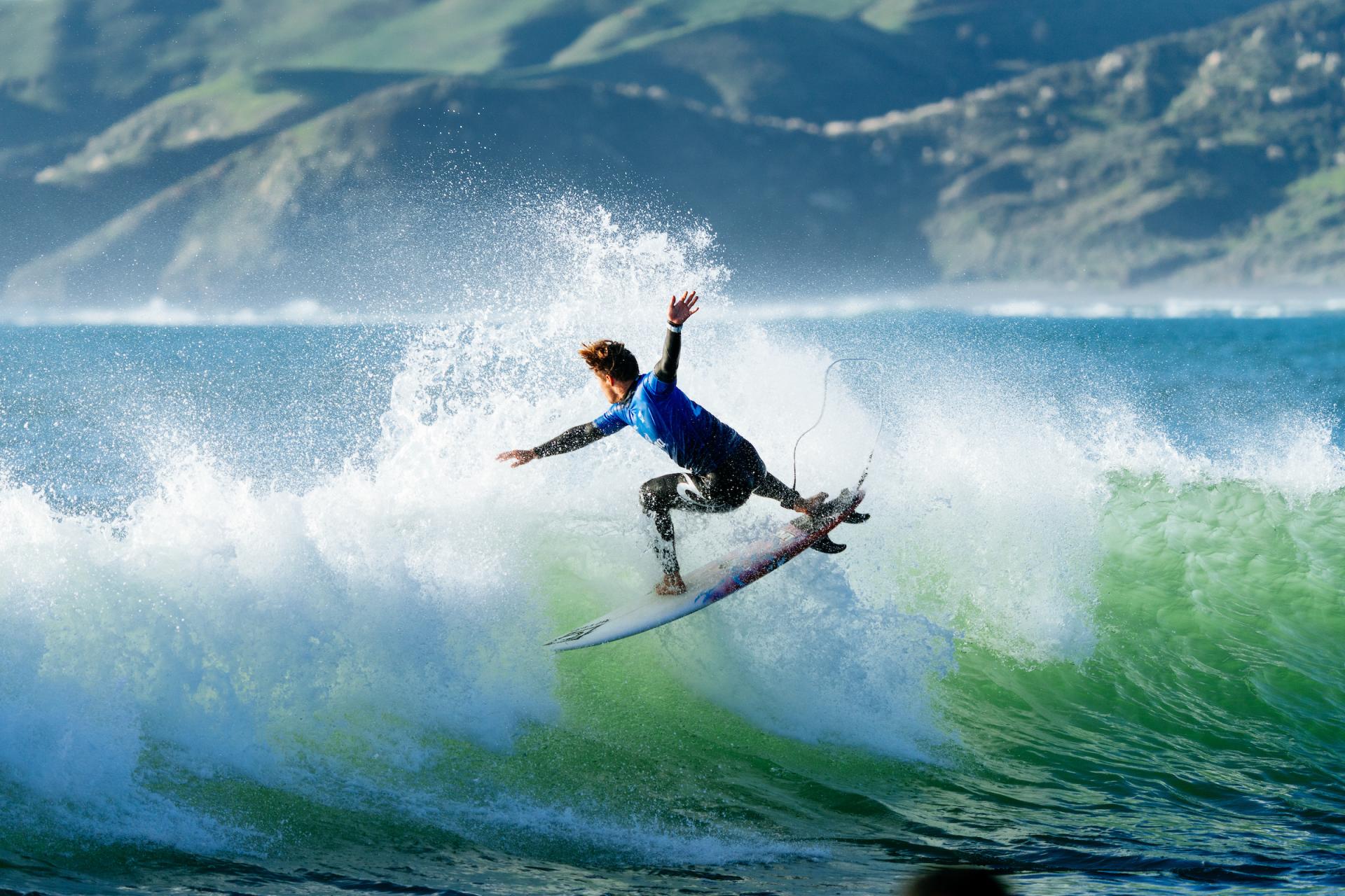 Morgan Cibilic plaque un snap à Manu Bay - Corona Cero New Zealand Pro 2026 - Journée 1