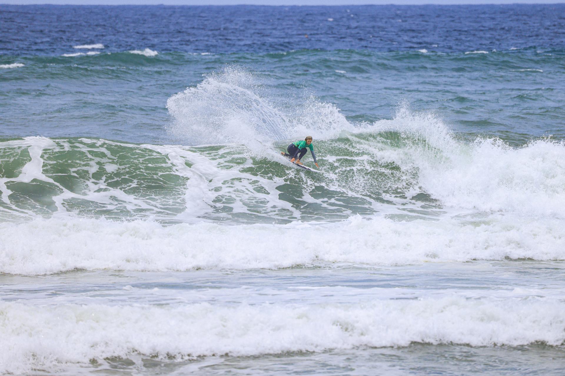 Sol Borelli sur une droite d’Aïn Diab, envoie un beau roller - Morocco Mall Junior Pro Casablanca 2026 - Journée finale