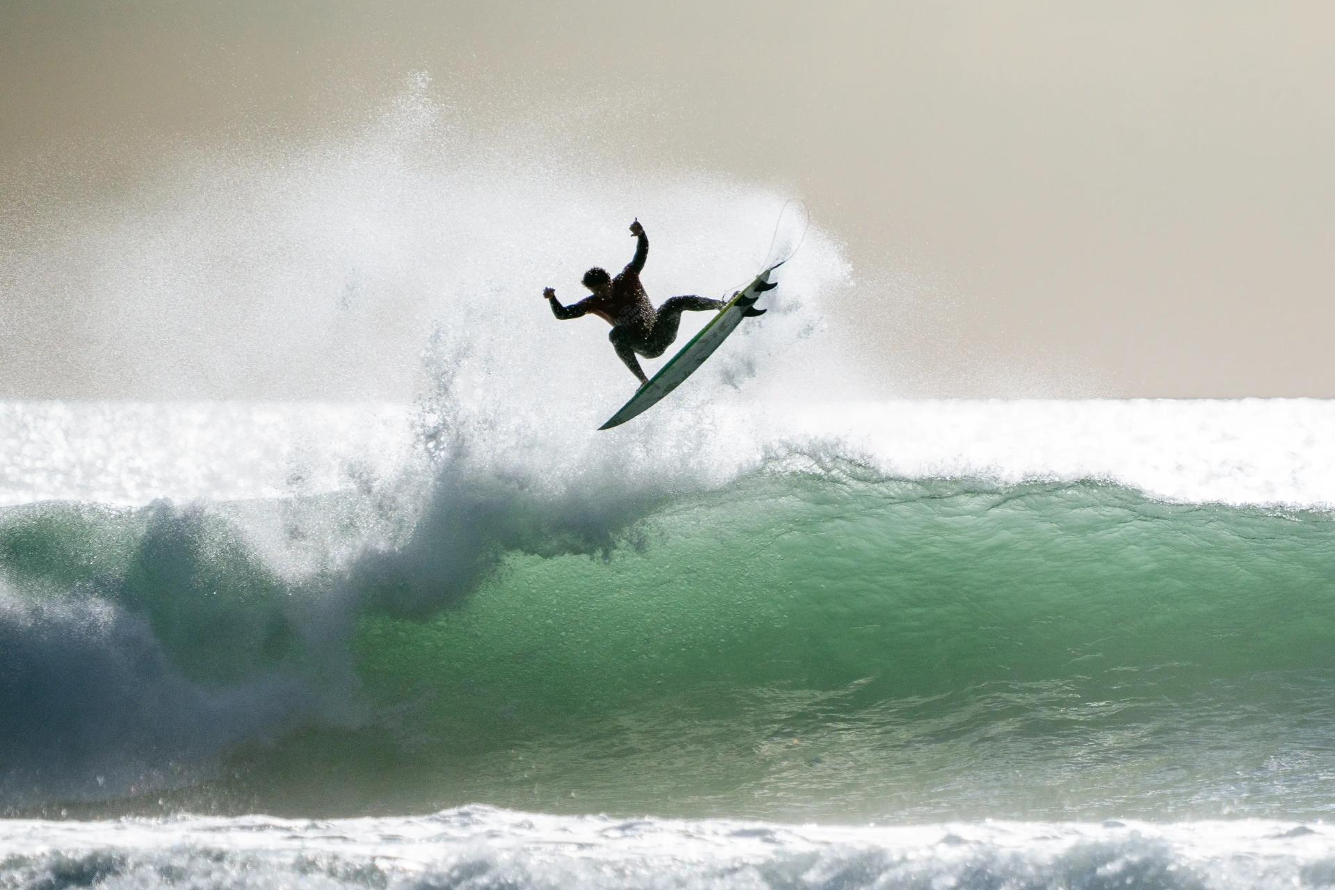 Yago Dora s'envole à Manu Bay - Corona Cero New Zealand Pro 2026 - Journée 5
