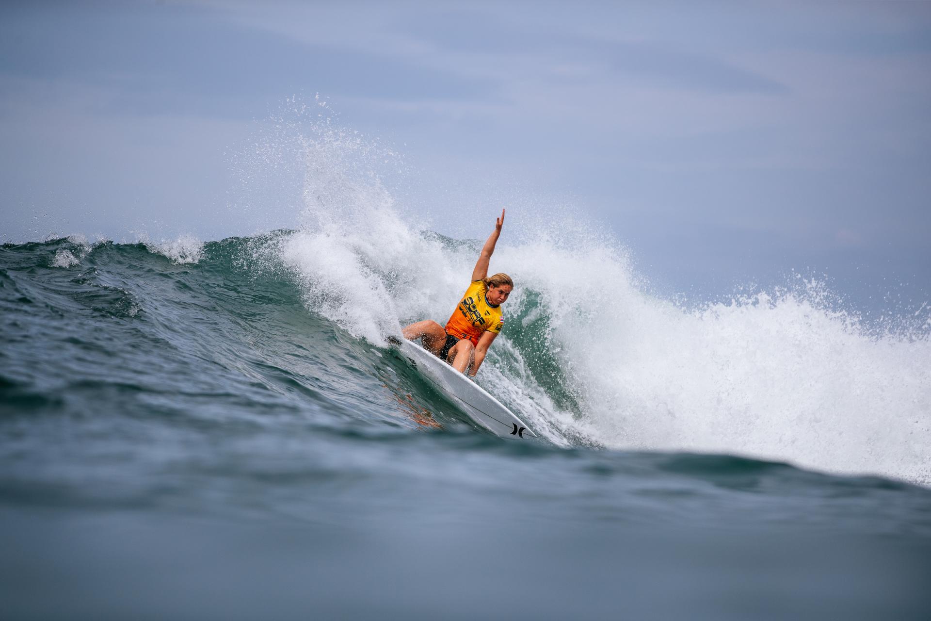 Gabriela Bryan sur une droite de Punta Roca - Surf City El Salvador Pro 2026 - Journée 3