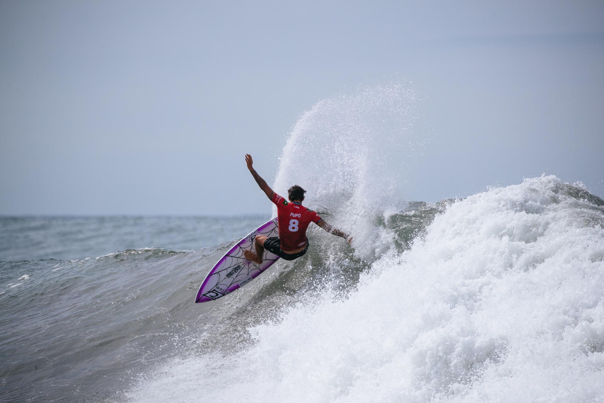 Samuel Pupo dans le tempo de la série - Surf City El Salvador Pro 2026 - Journée 2