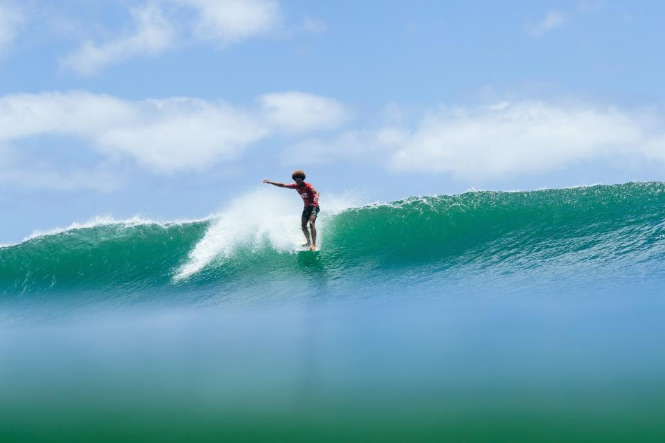 Kaniela Stewart en action à Ala Moana Bowls