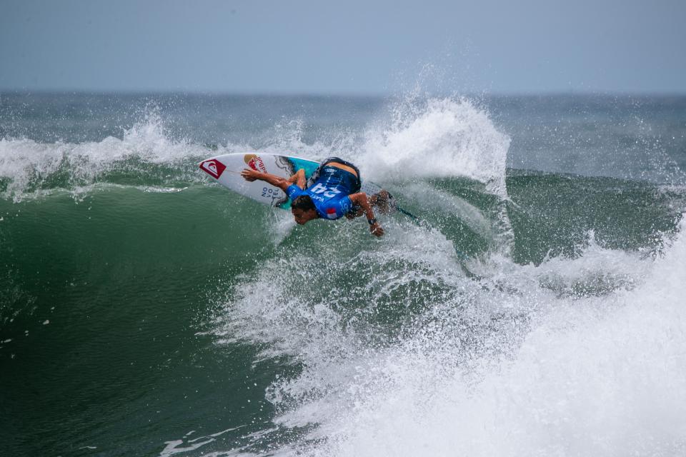 Kauli Vaast sur la vague à Punta Roca