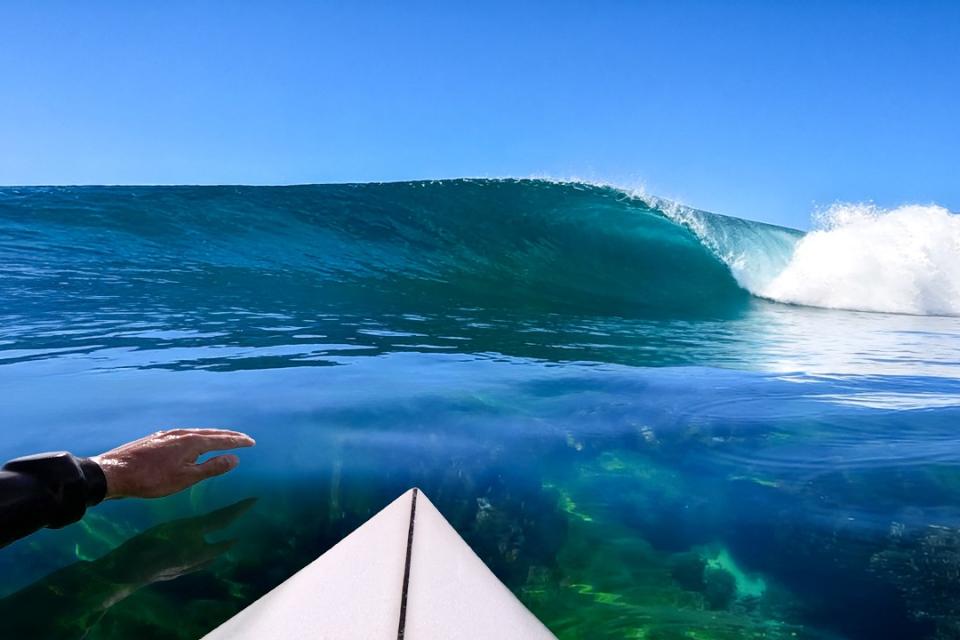 Surfing With Noz : tubes parfaits et manœuvres radicales en POV