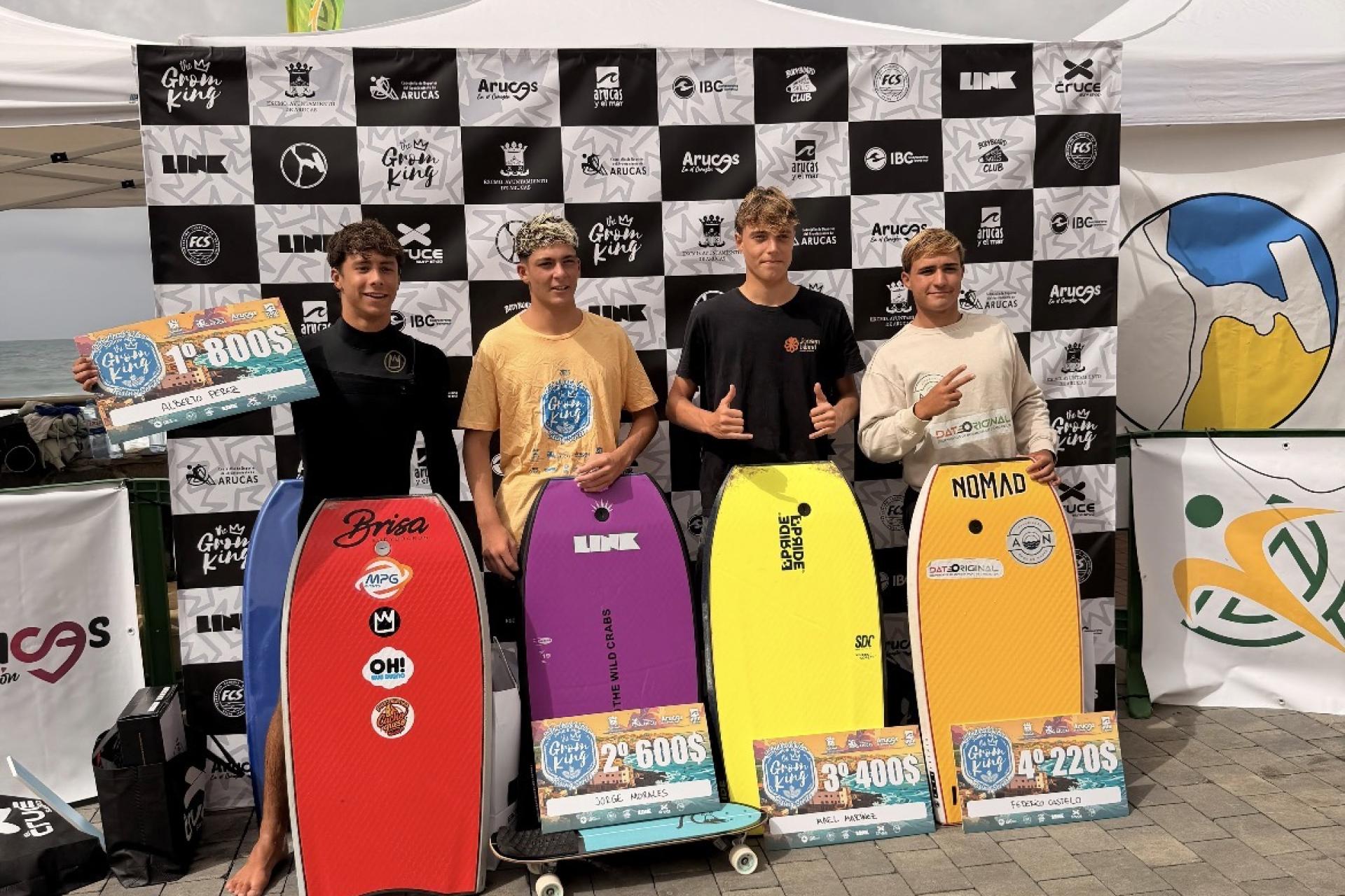 Alberto Pérez, Jorge Pérez, Mael Martínez et Frederico Castelo - Molocai Beach - Grom King 2026 - Journée 1
