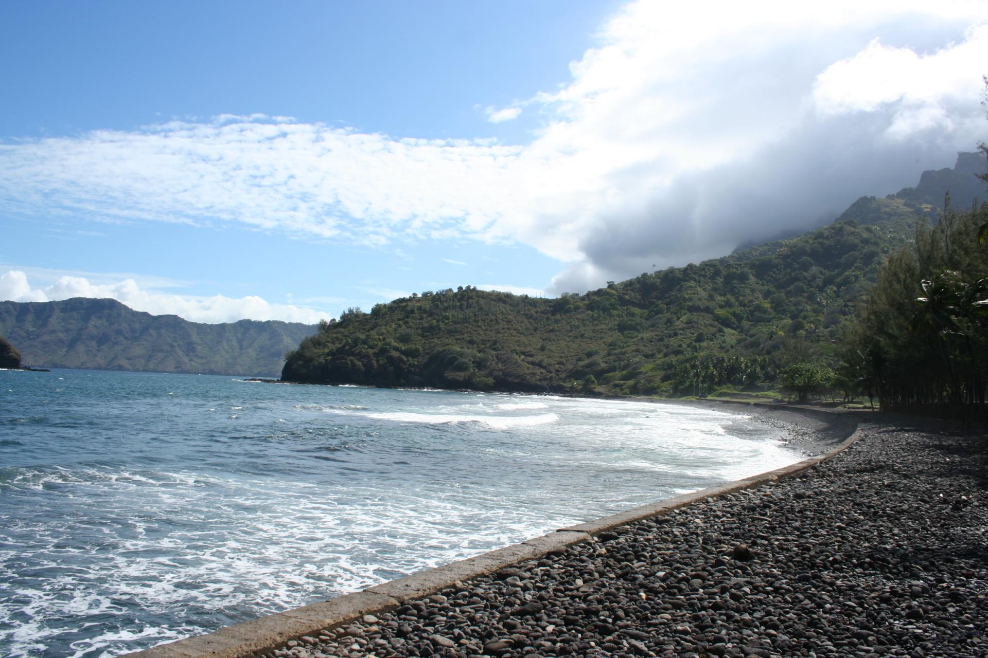 Baie d'Atuona - Hiva Oa  - Marquises