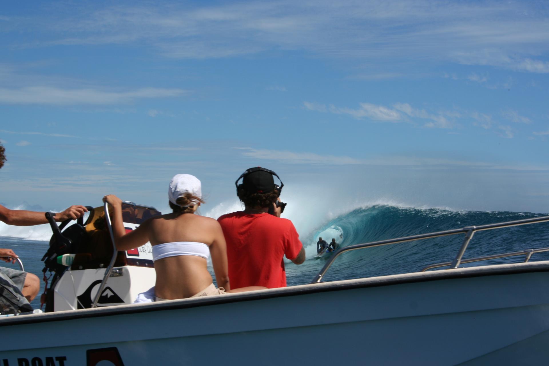Jamie avec Simon Thornton  - Teahupo'o - Tahiti - Polynésie française