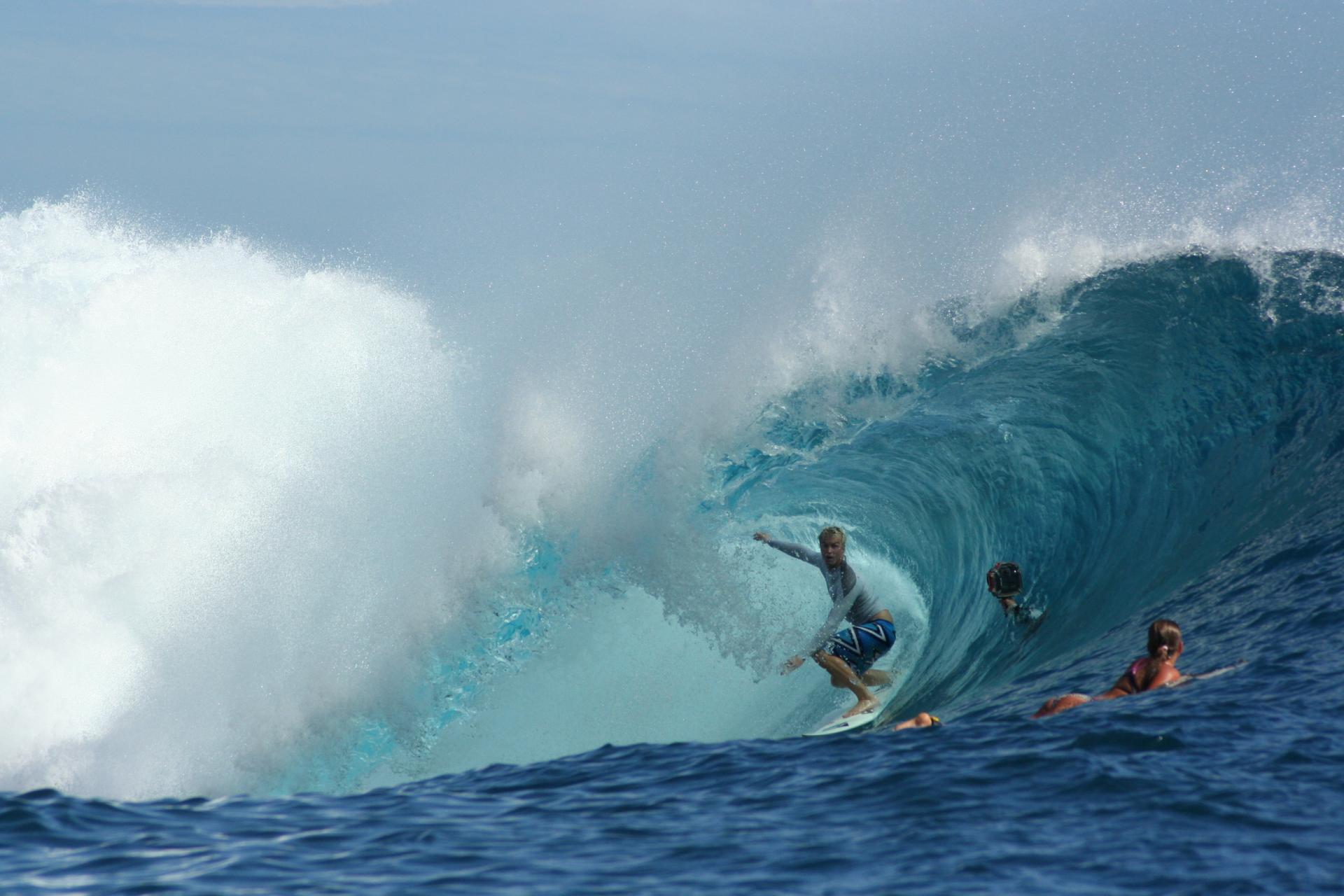 Jamie O'Brien dans le tube - Teahupo'o - Tahiti