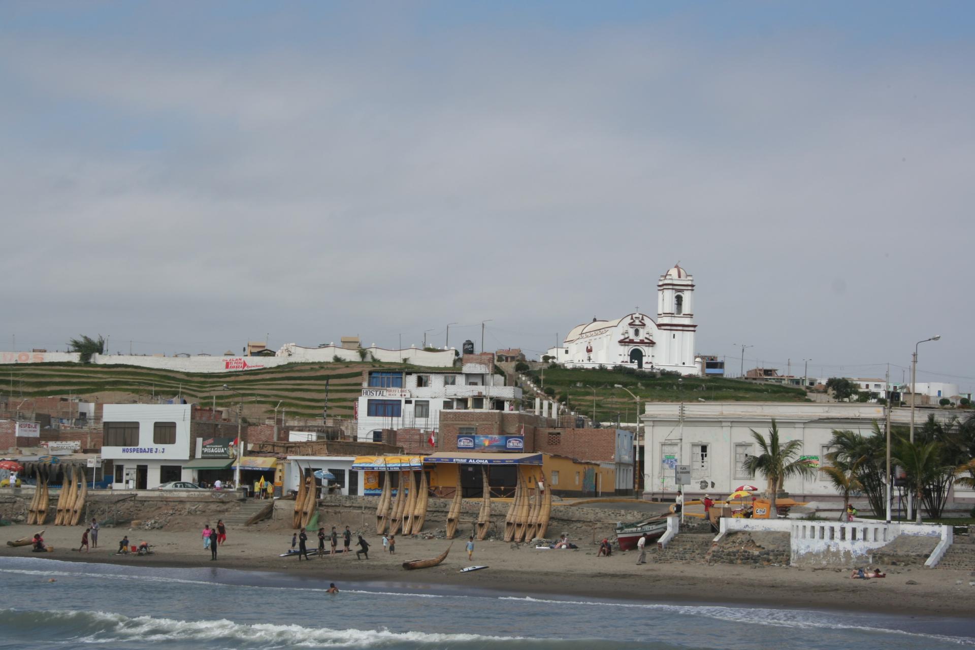 La plage vue de la jetée - Huanchaco - Pérou