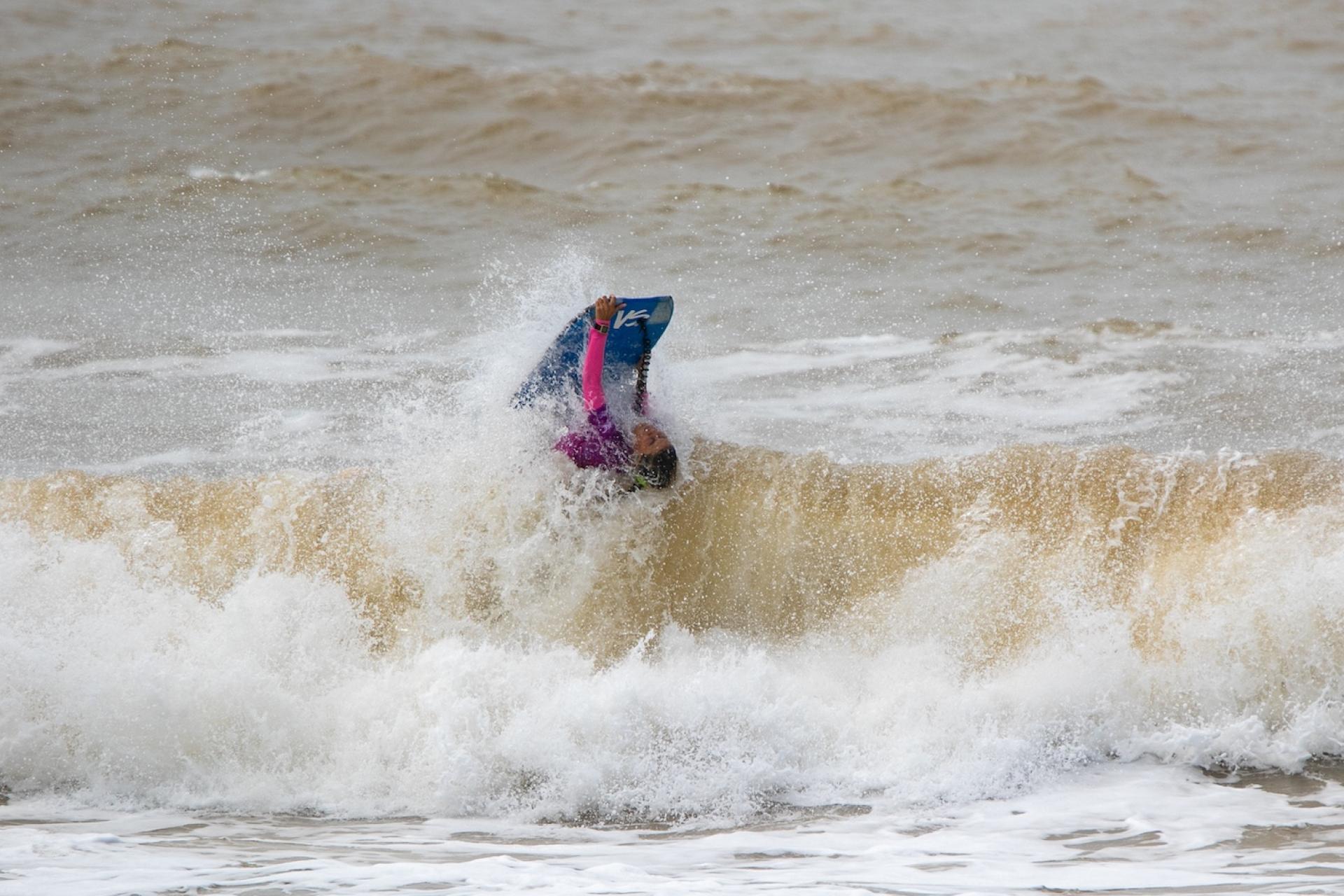 Luana Dourado à Jacaraípe lors de l’ArcelorMittal Wahine Bodyboard Pro 2026