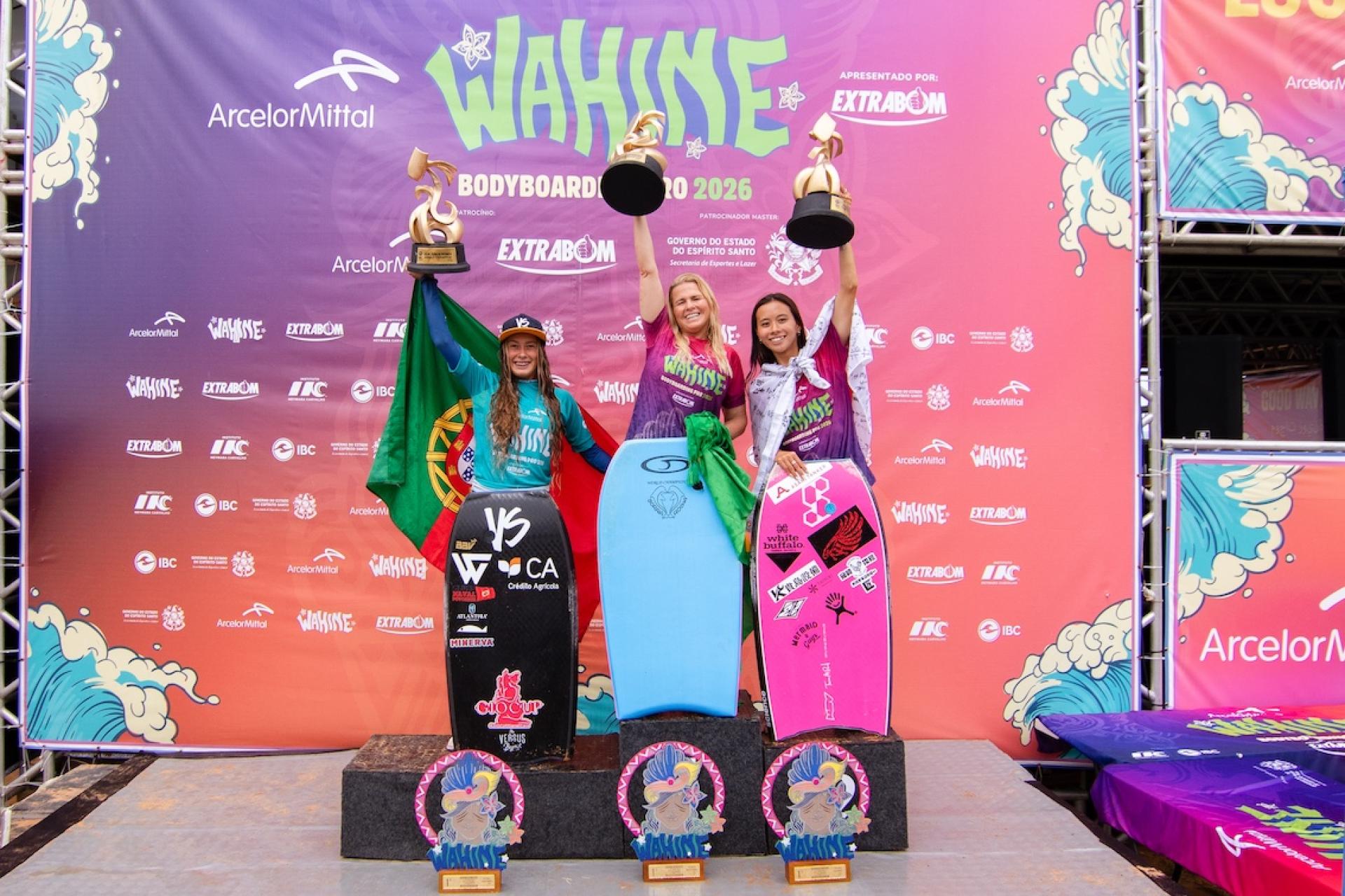 Podium des trois championnes du monde à Praia de Solemar