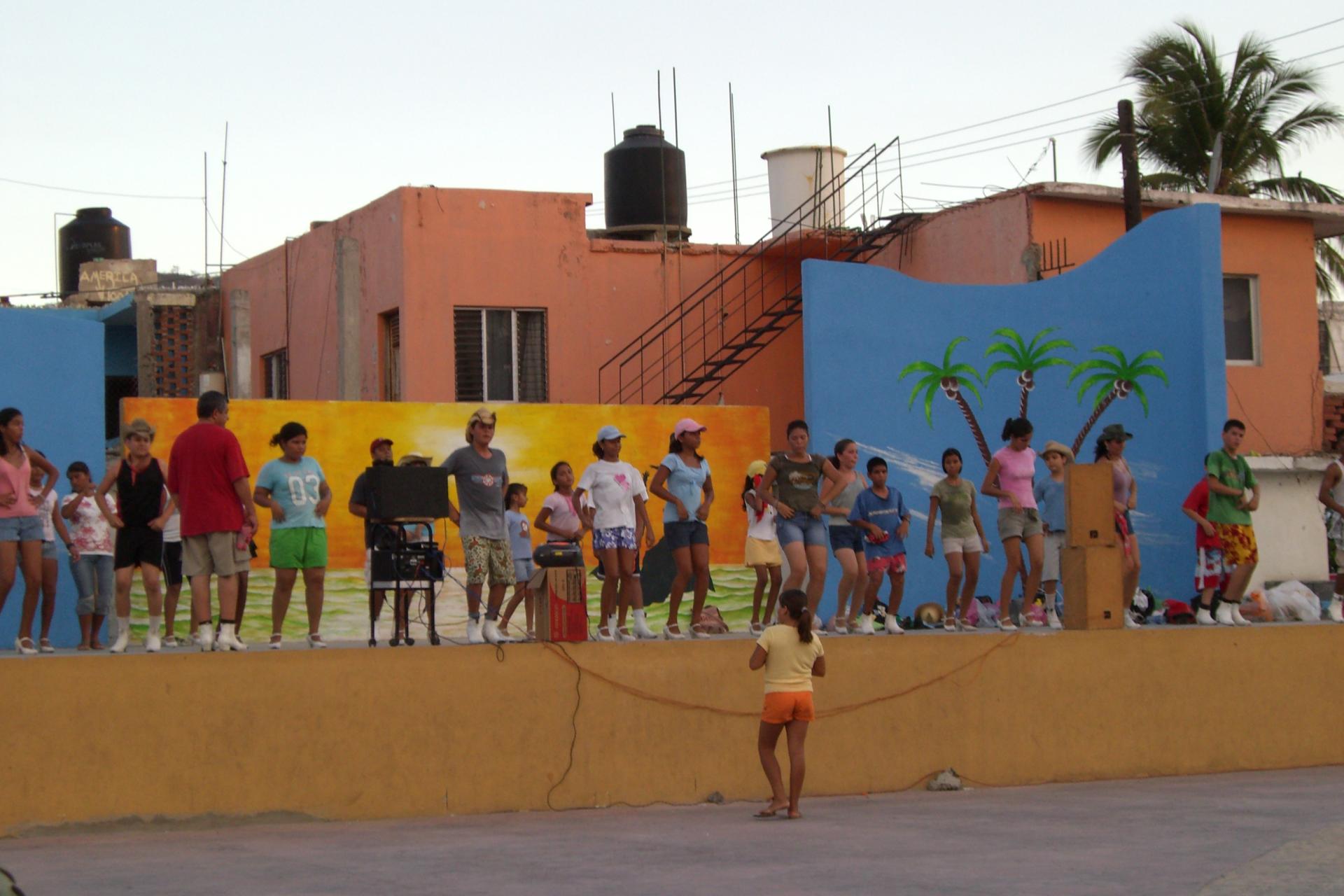 Show must go on - Barra de Navidad - Mexique