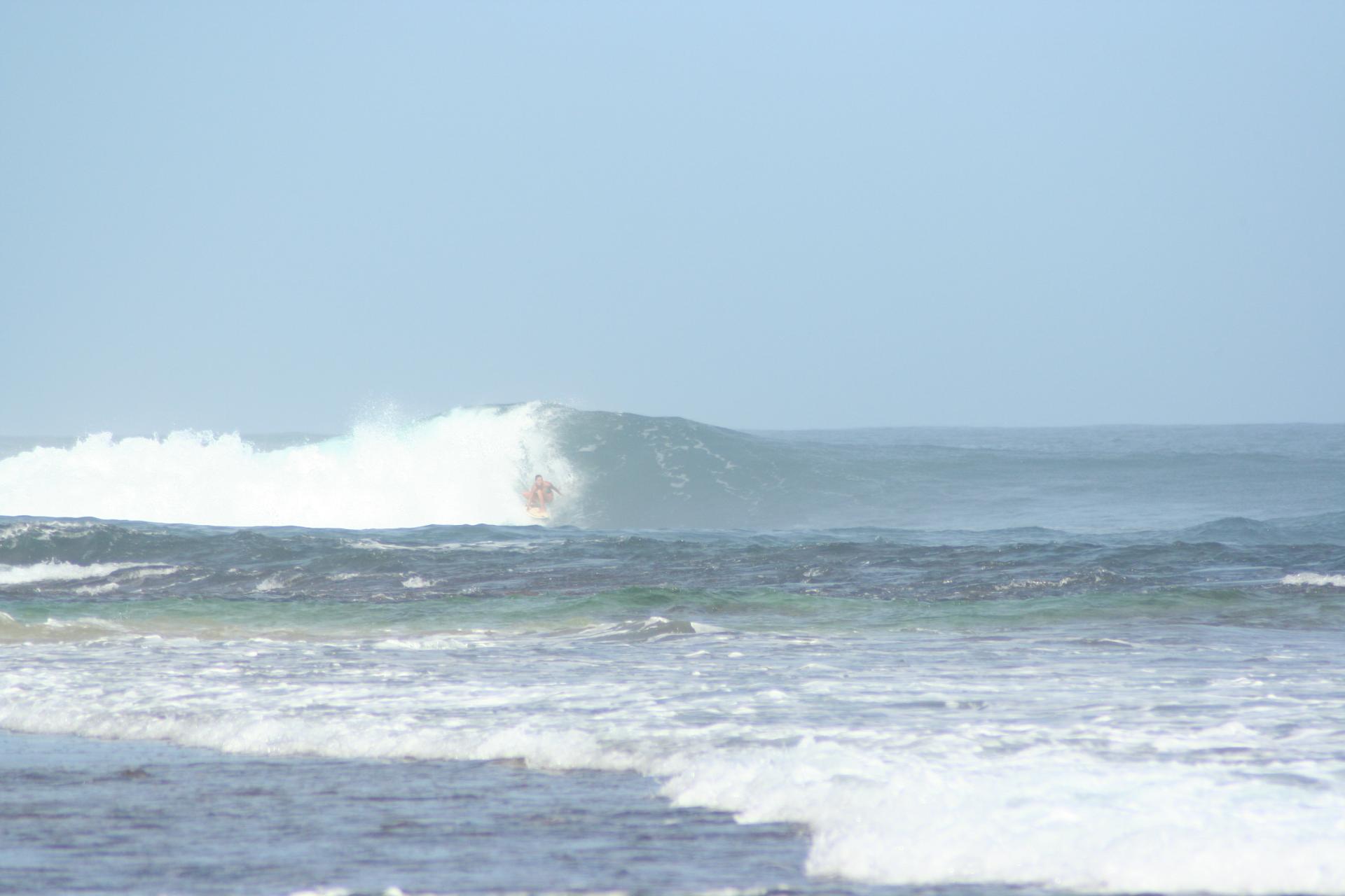 Surfeuse - Tunnels -  Kauai - Hawaii