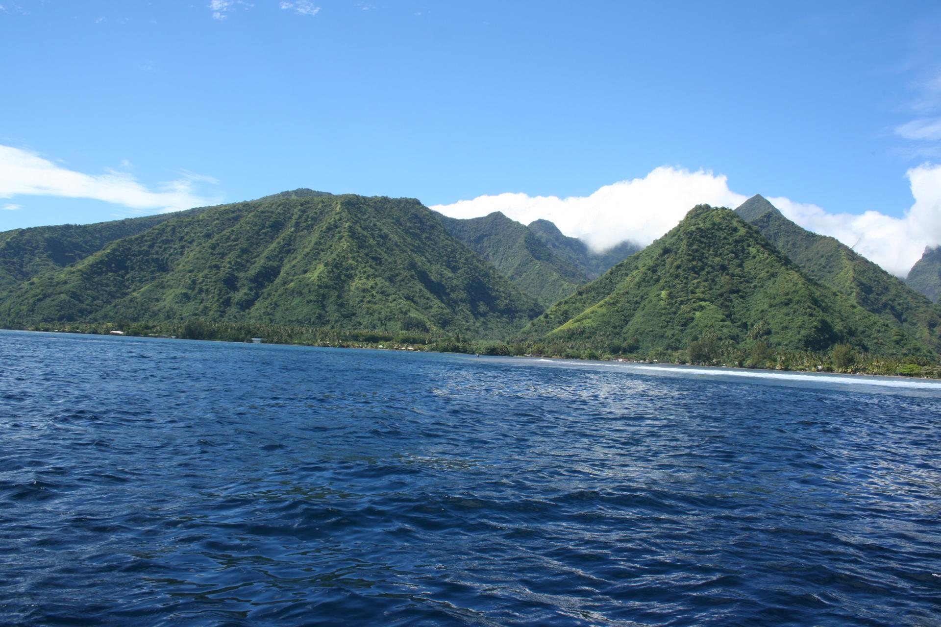 Teahupo'o vue de la mer - Tahiti - Polynésie française