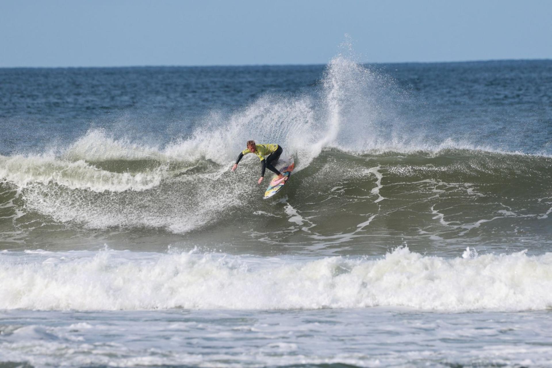 Un compétiteur U16 - The Peak - EuroSurf Junior 2026 - Journée 3