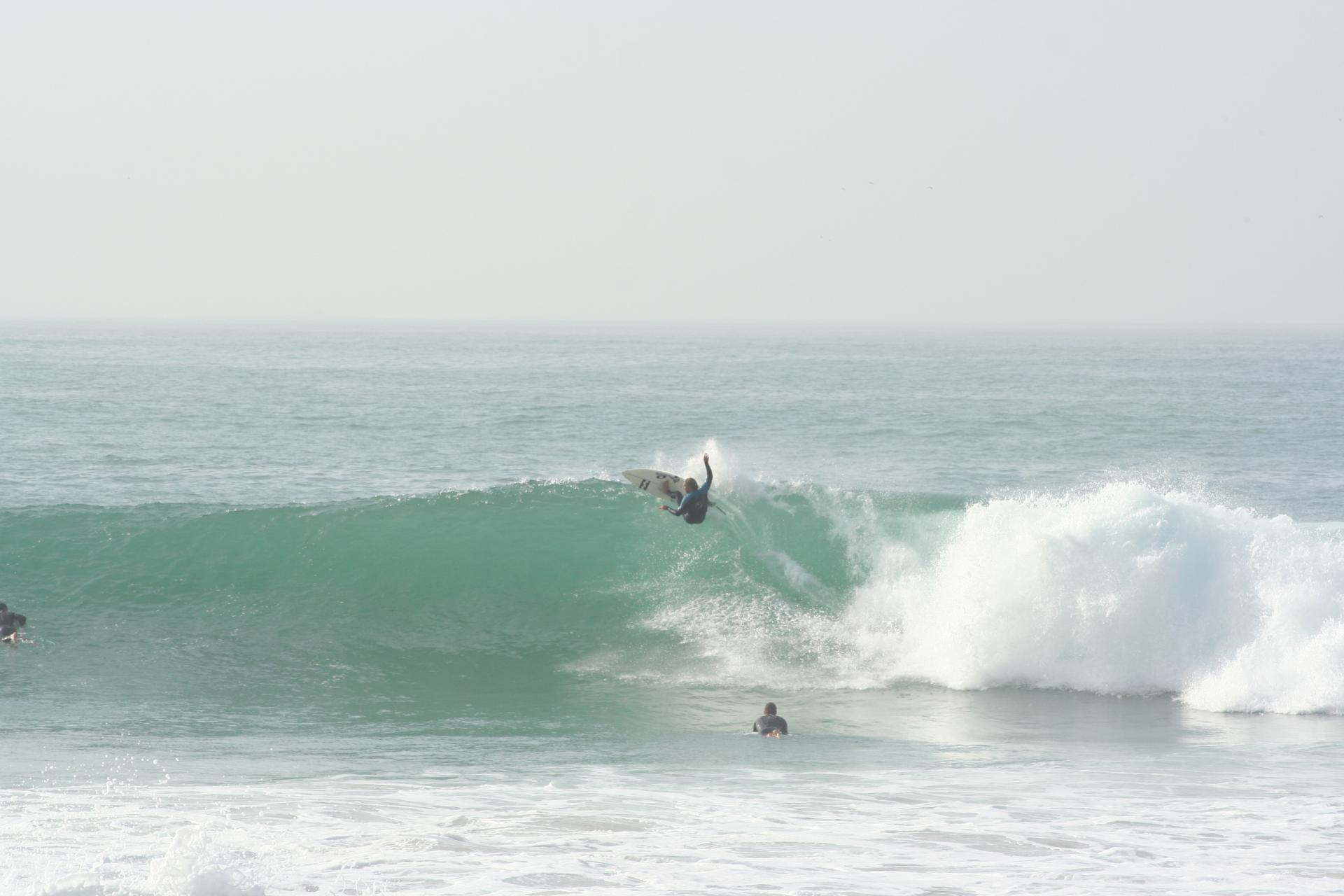 En haut de vague - La Pointe des Ancres - Taghazout - Maroc