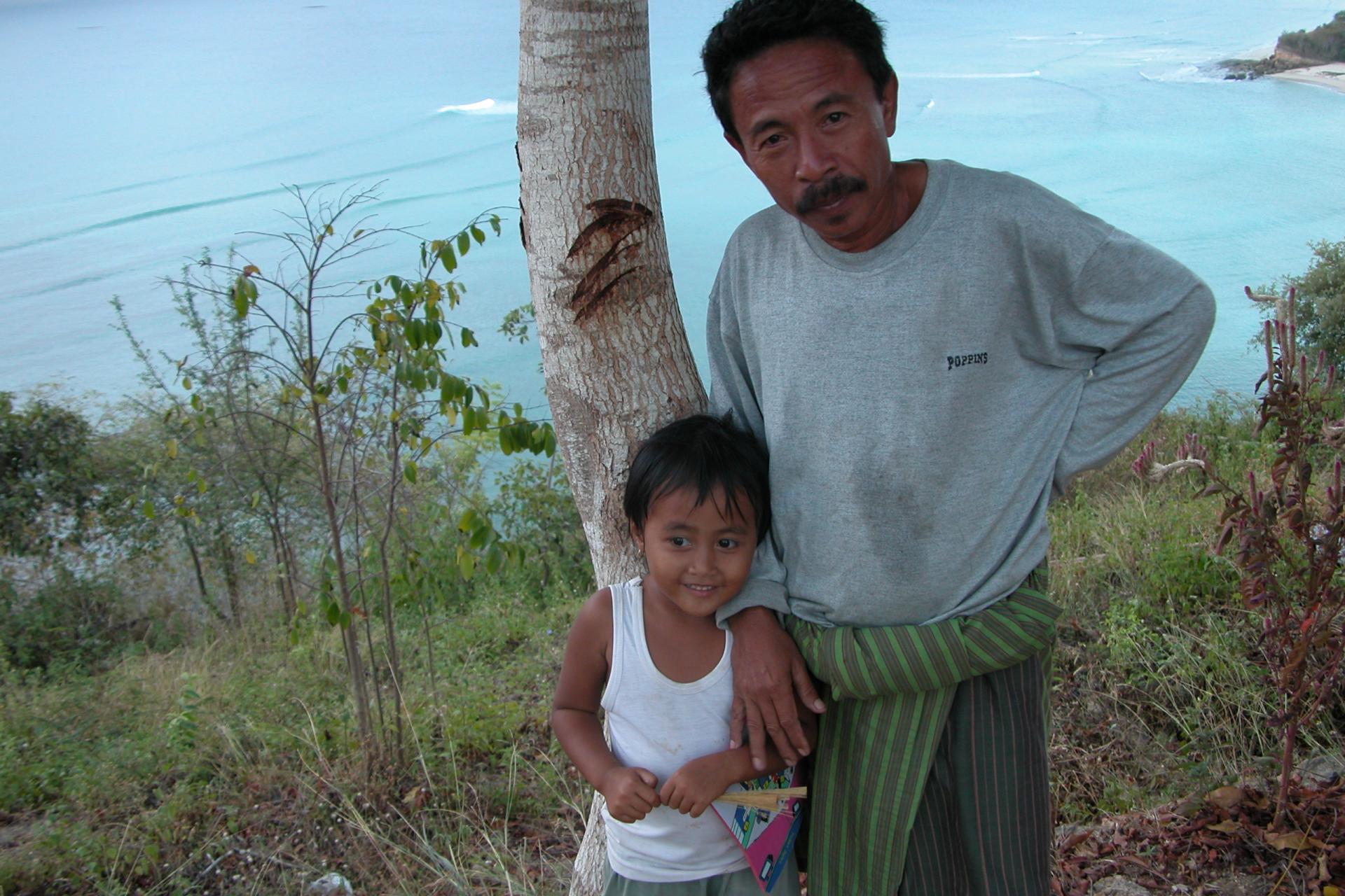 Houcy et sa fille Arsianipitr - Ekas - Lombok - Indonésie