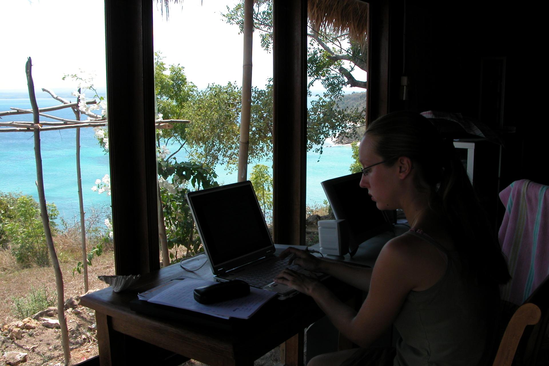 Le bureau de la stagiaire - Ekas - Lombok - Indonésie