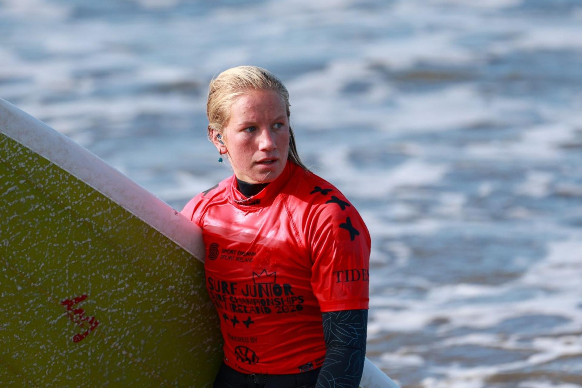 Une compétitrice - Rossnowlagh - EuroSurf Junior 2026 - Journée 6