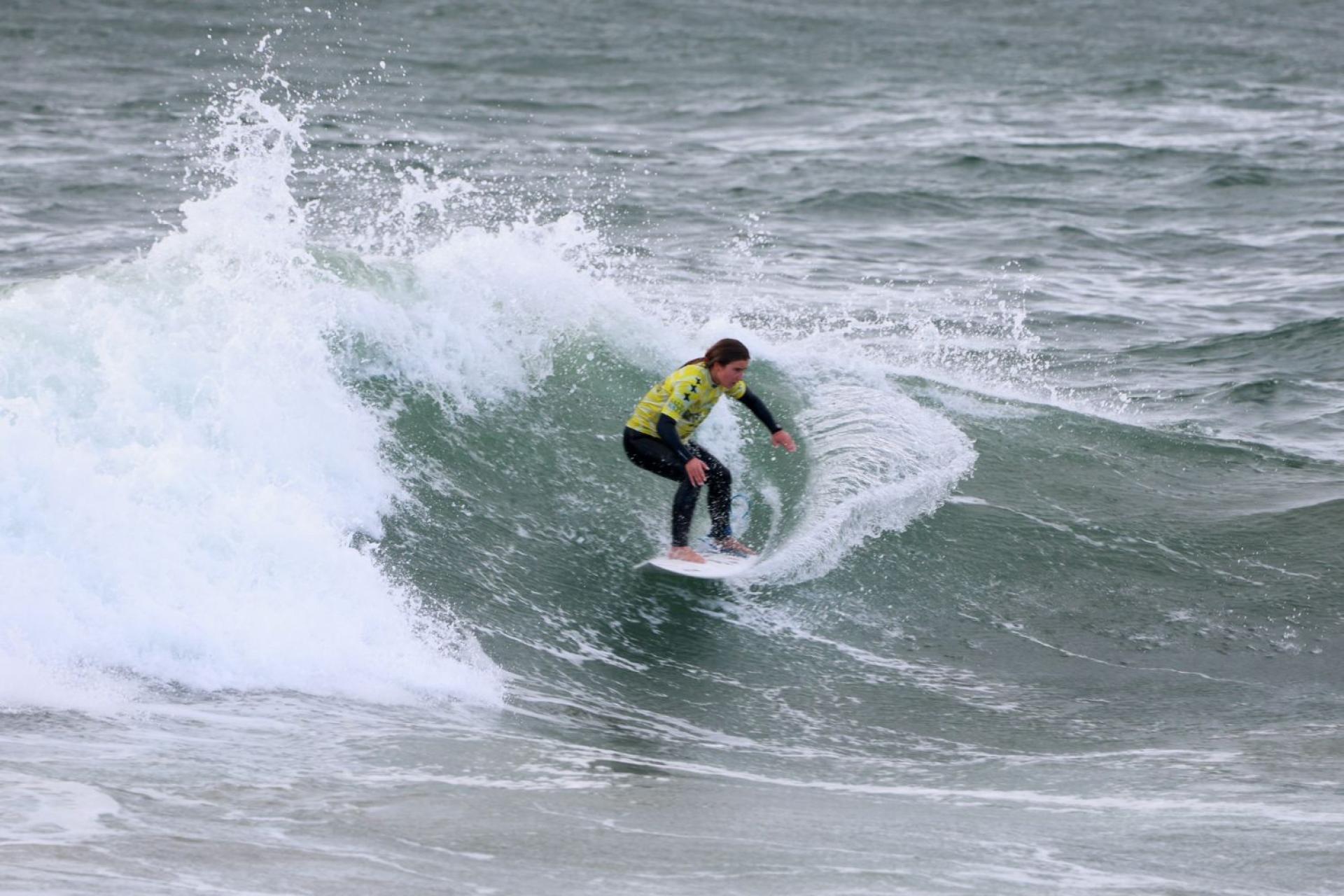 Une compétitrice - Tullan Strand - EuroSurf Junior 2026 - Journée 5