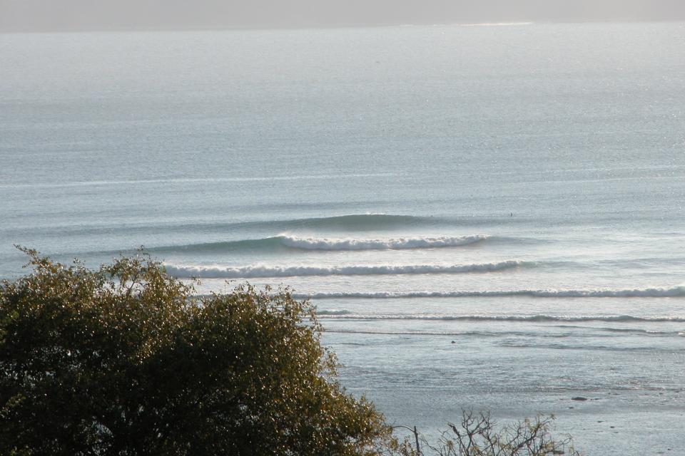 Surf roots entre amis dans le Sud-Est de Lombok, Indonésie