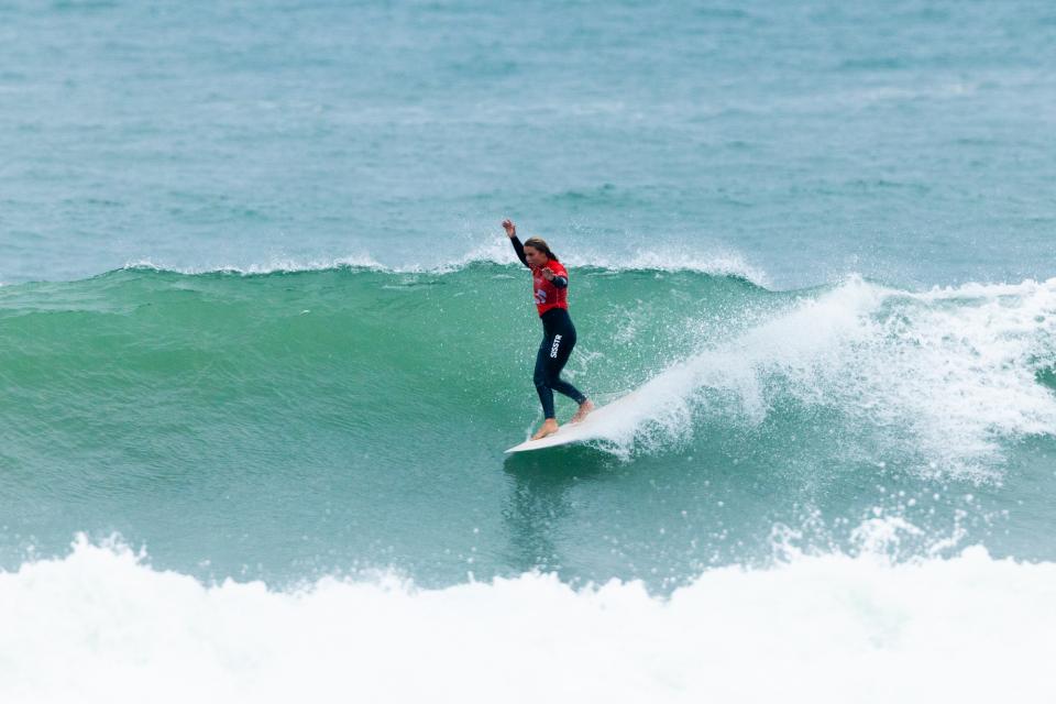 Margaux Vieuge à Hossegor pendant les Championnats de France de surf 2026, journée 1