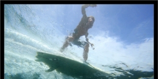 Indonésie - Under Vison - Local Surfer