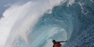 Jeremy Flores - Billabong Pro Tahiti 2012 - Teahupoo