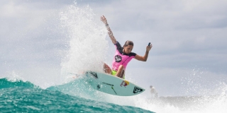 Sally Fitzgibbons - Roxy Pro Gold Coast 2014 - Snapper Rocks, Australie