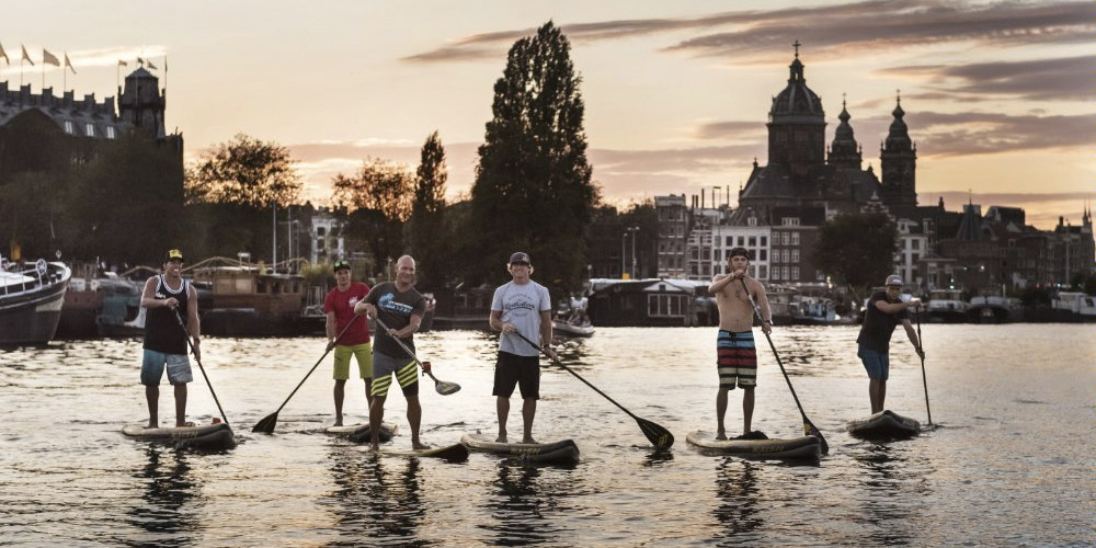 Amsterdam 2015 - Robby Naish et ses amies sur le canal'