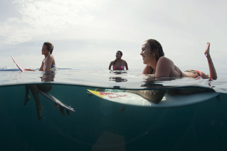 Carissa Moore, Chelsea Tuach et Malena Toral - Surf Trip Guna Yala, Panama