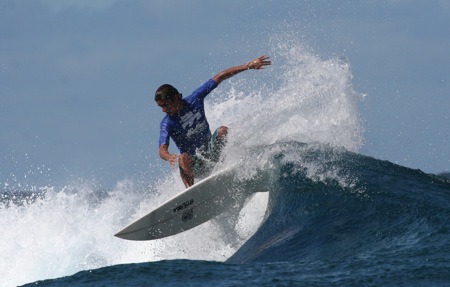 Charles Teiki - Teahupoo - Pré-trials Billabong Pro Tahiti 2012'