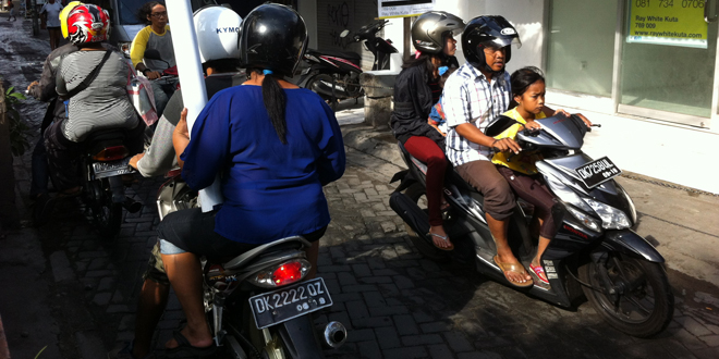 Les motos font la loi à Bali !'